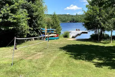 Image de Beautiful cottage on Rebecca Lake * Hot Tub * lakefront * Gazebo