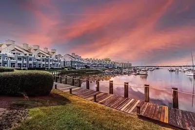 Image de Lake Norman Long Term Luxury Lake-Front Condo