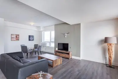 Image de Urban 2br Escape In-suite Laundry and Terrace