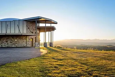 Image de West Ultimate Retreat- 1 hr to Yellowstone- Hot tub+Theater+Pool Table+Air Hocke