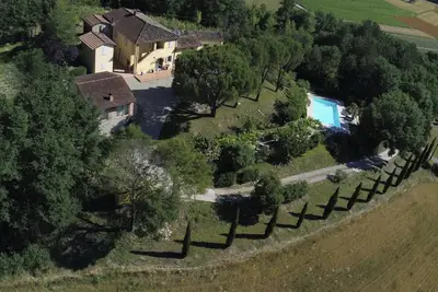 Image de Elegant lemon house in a typical Tuscan farmhouse.