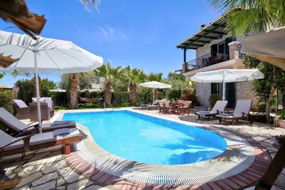 Image de Gorgeous Villa Evelyn ideal for famylis close to Kathisma and Mylos beach
