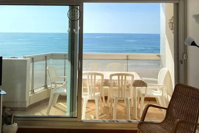 Image de Palavas : T2 Cabine en Front de Mer avec Balcon et Parking, Proche Centre et Commerces