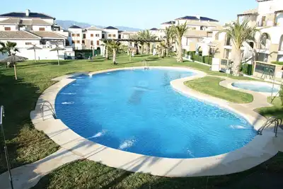 Image de Stunning monthly rental option on beautiful gated community. Pet friendly.