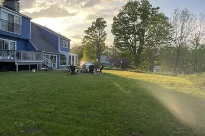 Image de Glass House Getaway- 3 Minutes to Gunstock & Pet Friendly!