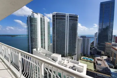 Image de **Ultra-Modern Home in Brickell with Ocean Views**