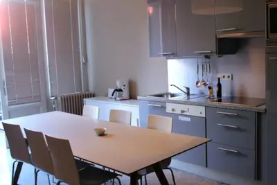 Image de Large 2-Bedroom Apartment. Fully equipped. Great location!
