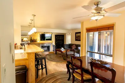 Image de Keystone Condo w/Private Deck Offering Mountain Views; Hike/Bike Trail Nearby