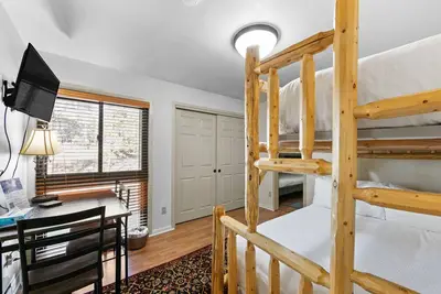 Image de Quiet Keystone Studio with Mountain Views, Near Shuttle Stop & Hiking Trails!