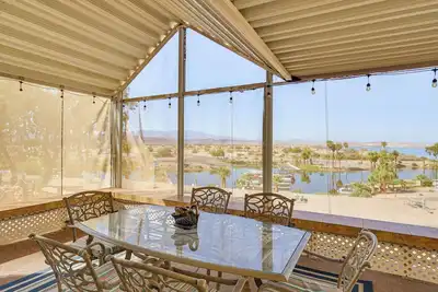 Image de Walk to London Bridge Beach: Lake Havasu Cabin!