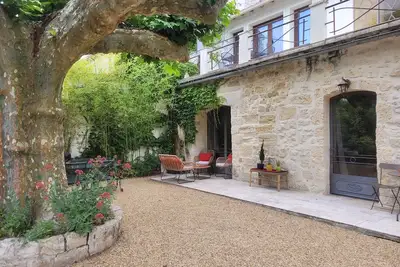 Image de maison de vacances avec piscine