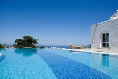 Image de Tranquil Paros Villa | 5 Bedroom Villa | Large Private Swimming Pool & Veranda with Sea Views | Sarakiniko