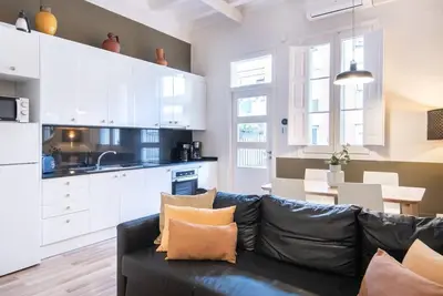 Image de Oasis avec terrasse ensoleillée au coeur de Gracia