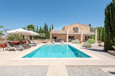 Image de Maison de vacances \"Ses Eres\" dans le nord-est de Majorque avec vue sur montagne et piscine