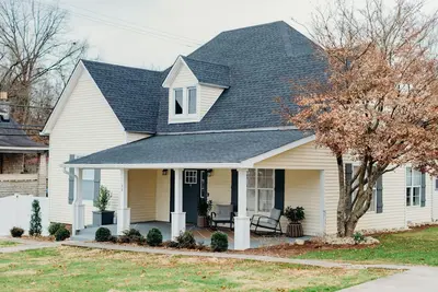 Image de Historic Cottage Pet Friendly Downtown Sparta Tn 45 Mins to 4 State Parks