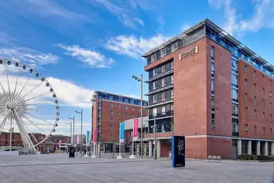 Image de Charming 1 Bedroom Suite | Business Centre On-Site + Free Wi-Fi + Complimentary Breakfast
