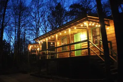Image de Oh Deer - Studio Wooded Twin Cabin, Hot Tub, Tv & Wifi