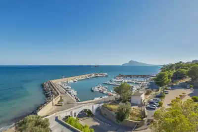 Duplex penthouse with sea views, wi fi and pool
