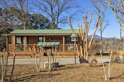 Image de Rustic Refuge- Cabin with Mountain Views see also Vrbo #3942030 on Mount Carmel\n