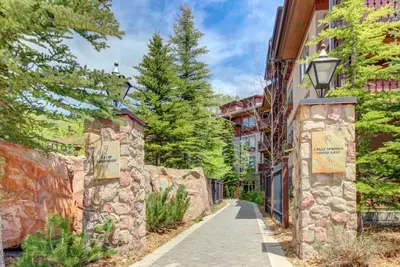 Image de Cozy Solitude Condo, your adventure awaits!