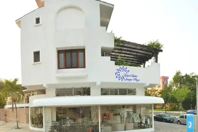 Image de Reconnu pour son emplacement, sa chaleur et son hospitalité