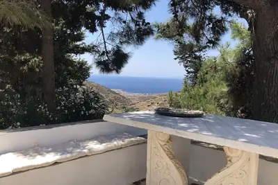 Semeli Arthouse - Maison d'artiste - vue stupéfiante