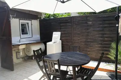 Image de T2 4 beds renovated and air-conditioned large terrace in Hyères by the beach