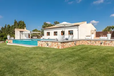 Image de Maison de campagne \"Can Tomeu Calet\" avec jardin, piscine, terrasse et climatisation