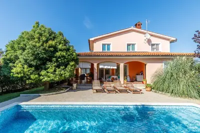 Image de Vacation home with private pool Villa Brioni 1
