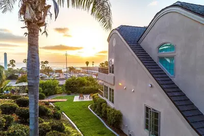 Image de Villa L'Auberge in Del Mar across the street from powerhouse park and beach