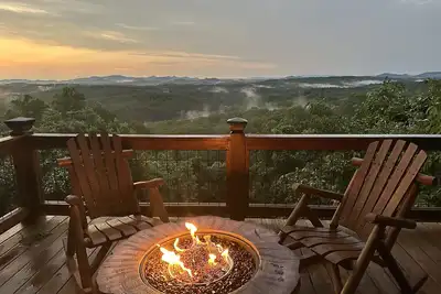 Image de Breath Taking - Gorgeous Long Range Mountain and Lake Views Near Lake Blue Ridge