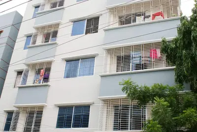 Image de 2 bedroom apartment(The palm court en suit)
