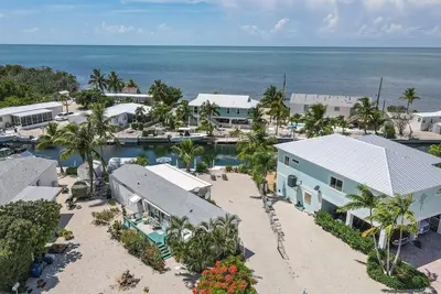 Image de Breeze On Inn 2-bedroom, 2-bath mobile home in Grassy Key with dockage