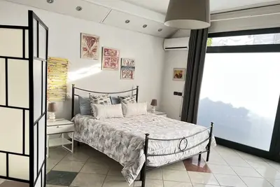 Image de Studio de 37m² pour 2-4 personnes, entrée indépendante, salle de bain privée