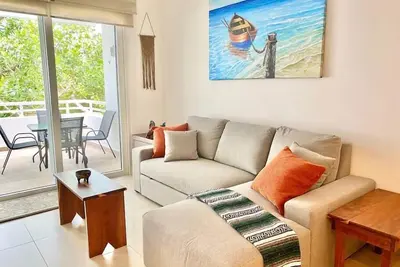 Beautiful 2 bed condo with jungle views!