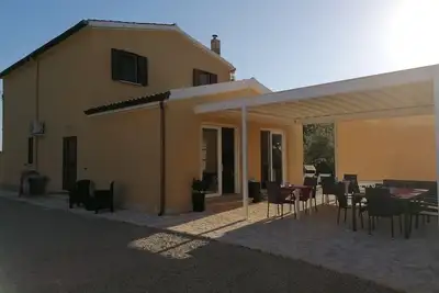 Image de Beb fioridipesco consists of three bedrooms with en-suite bathrooms