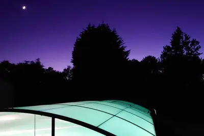 Image de Villa avec piscines.