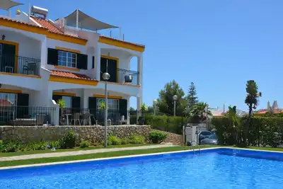 Image de Mansion with sea view at the edge of town and beach