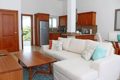 Image de 1bd guest-friendly condo in beachfront resort, pool/gym/tennis/basket