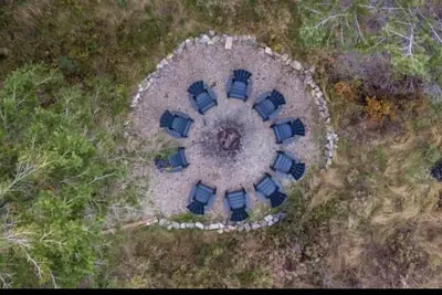 Image de Perfect Year Round Vacation Destination. With lake access and hot tub