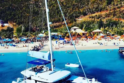 Image de 52 Feet 2020 Lagoon Catamaran (6 bedroom / 6 Bath + single cabin with bath)