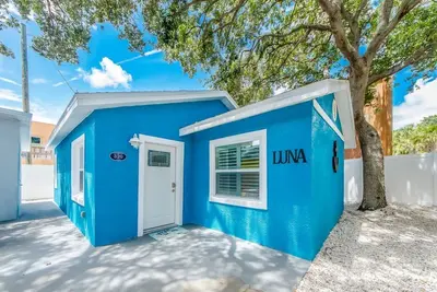 Image de Luna Cottage, Best Experience in Irb, new Ac, totally remodeled, free parking