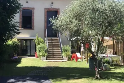 Image de Grande maison de charme Centre ville Piscine