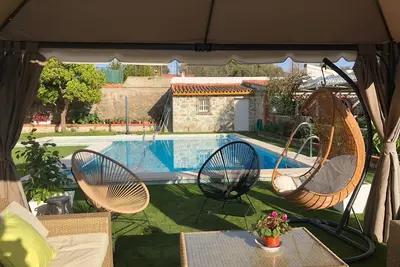Image de Private pool, billiards, darts, table tennis. . . Ideal for spending time with the family