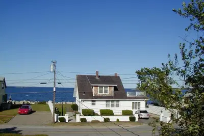 Image de Oceanfront à Hills Beach, Biddeford, Me-8 personnes + Vue sur 9 îles, 4 chambres.