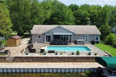 Image de Grotte de l'homme sur le lac Simonton