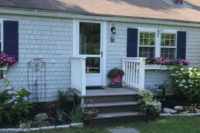 Image de Quintessential Cape Cod Cottage
