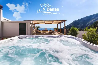 Image de Villa Danae, collines de la mer et détente