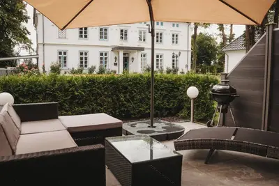 Image de Appartement moderne, terrasse privée, endroit calme dans la cour historique
