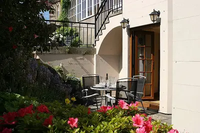 Image de Exclusive Kingsview appartement au Jardin étage d'une belle villa victorienne